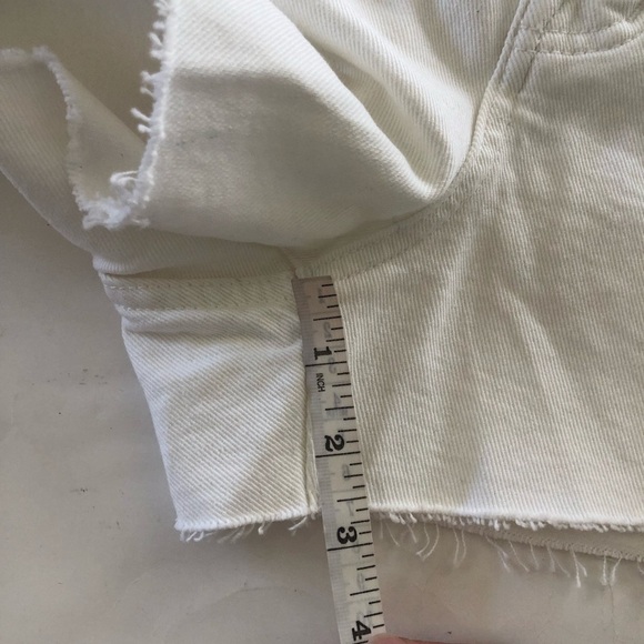 Madewell Relaxed Denim Button Fly Raw Hem Denim Shorts Size 31 - Picture 14 of 14
